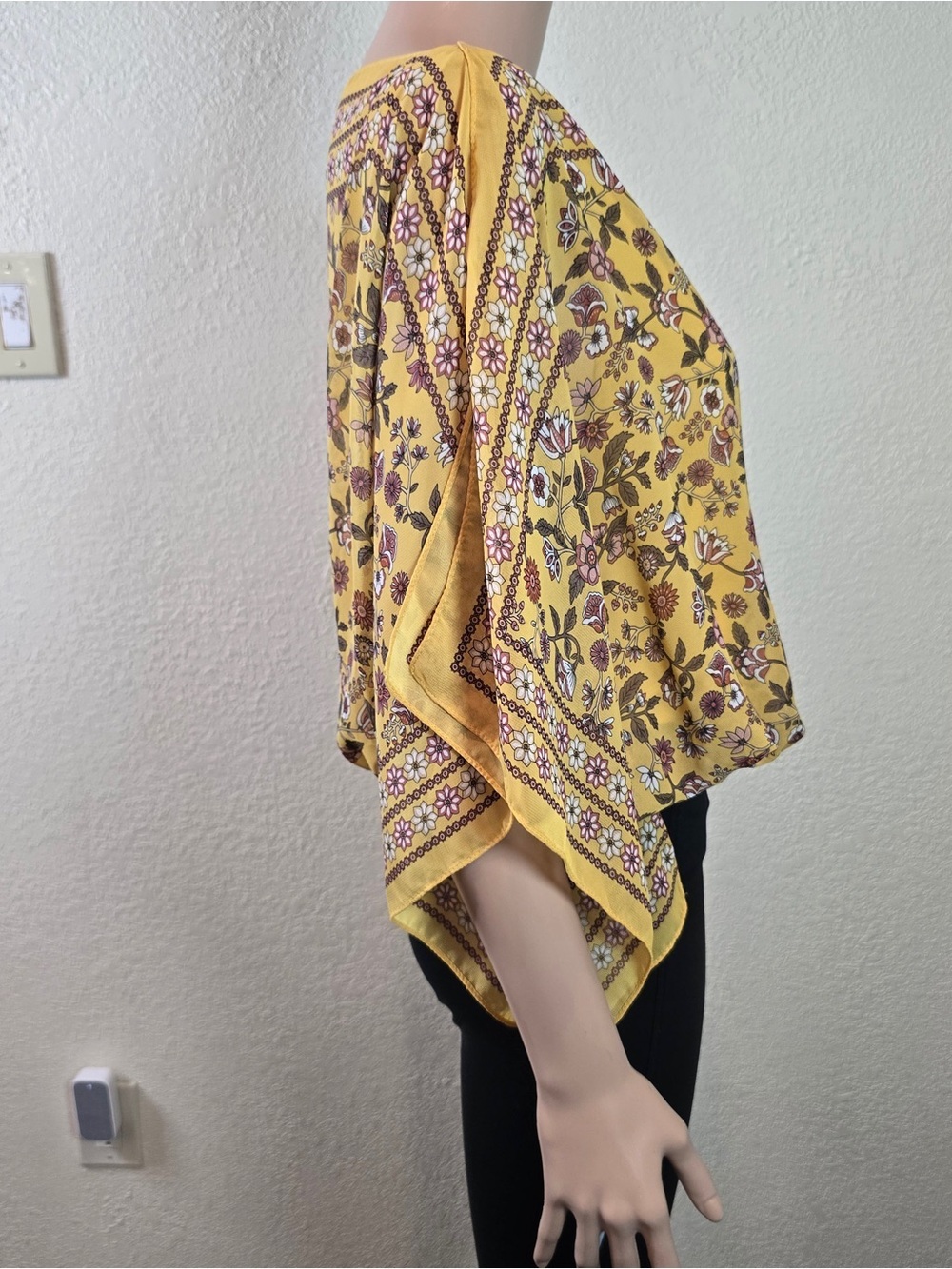 Max Studio Blouse Ruffle Sleeve Yellow Size Large - Picture 4 of 11